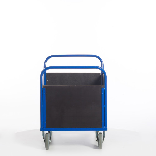 schwerer Dreiwandwagen