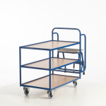 Tischwagen mit 2 Trittstufen (3 Etagen)